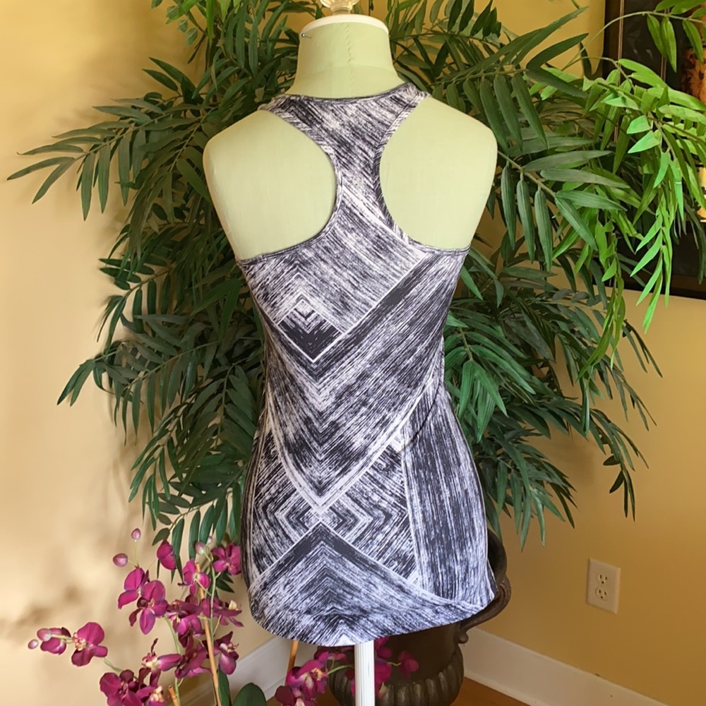 Lululemon Racer Tank - Picture 4 of 4